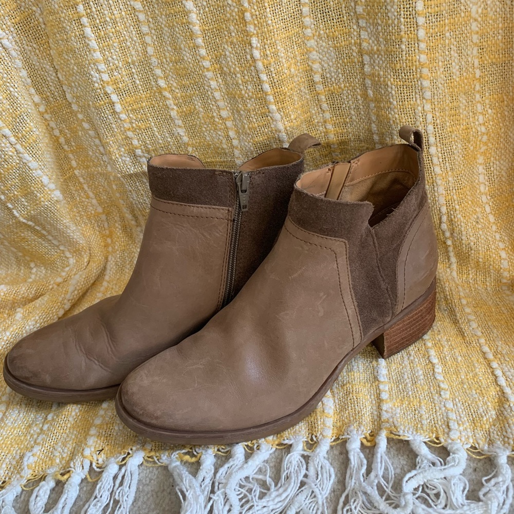 Korks Brown Ankle Boots